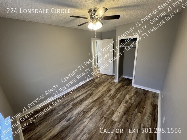 Building Photo - 224 Lonsdale Cir