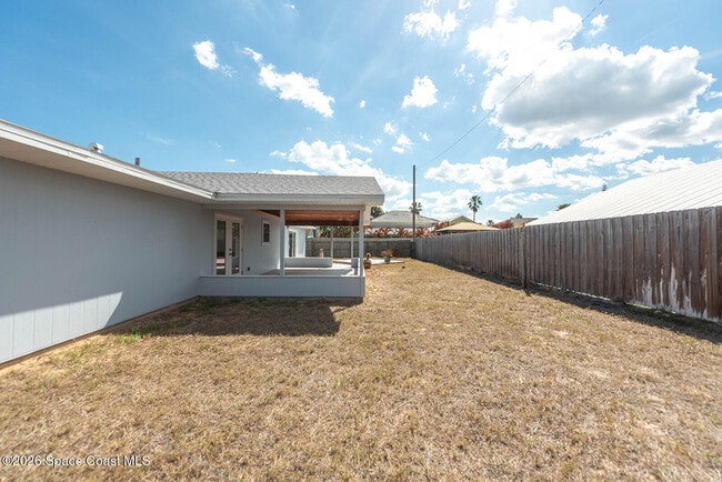 Building Photo - 790 Palm Dr