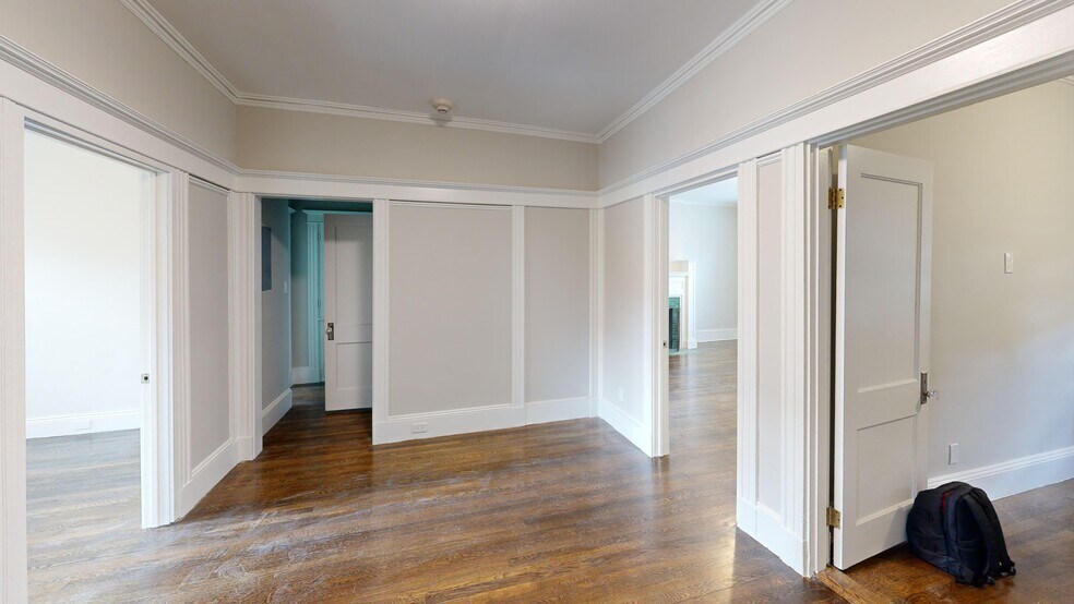 Building Photo - 6 Radcliffe Rd