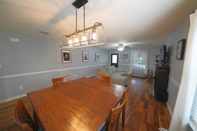 Building Photo - Gorgeous 5 Bedroom Rental in Cibolo! Realtor Commmission: $400