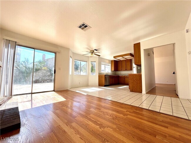 Building Photo - 425 Pemberry Cir