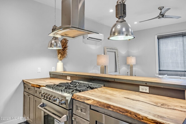 Building Photo - 10 McCready's Alley