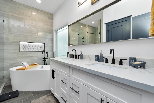 Building Photo - 4209 New Orleans St