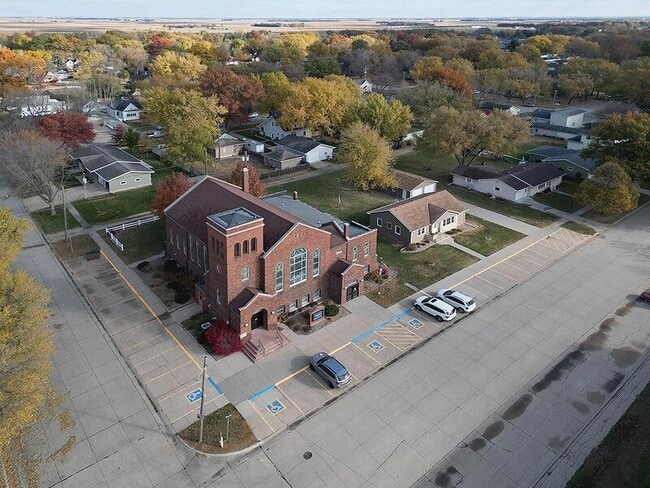 Building Photo - 405 E 5th St