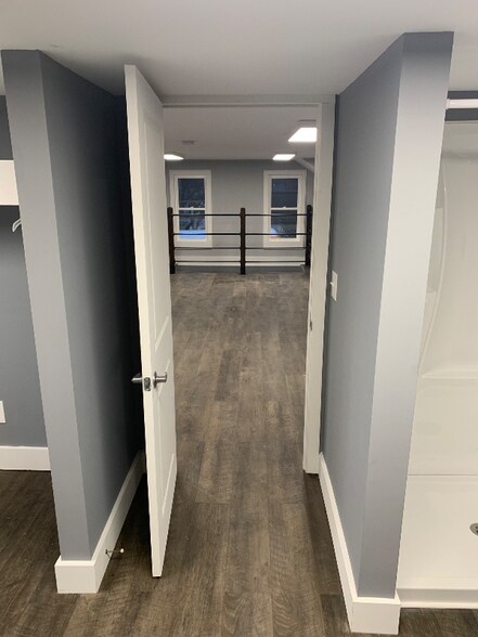 Building Photo - 7 S Canal St