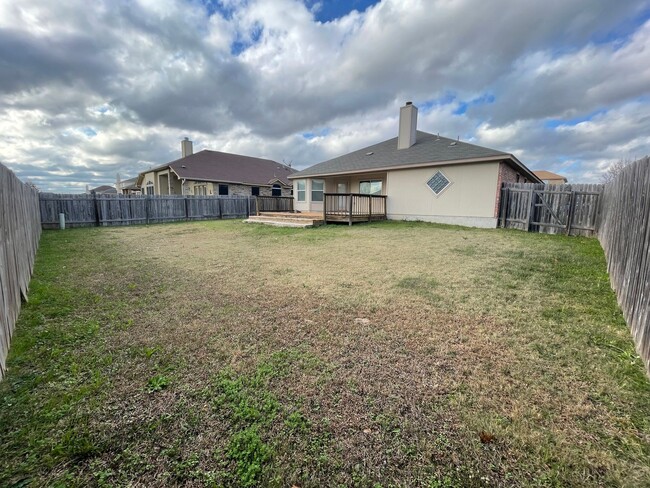 Building Photo - 6200 Suellen Ln