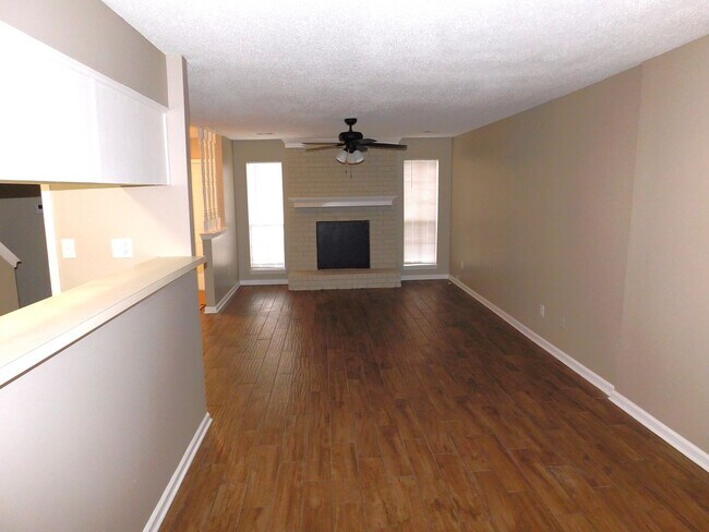 Building Photo - 8078 Greenbrook Pkwy
