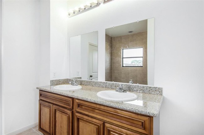 Building Photo - 1718 Louisiana Ave