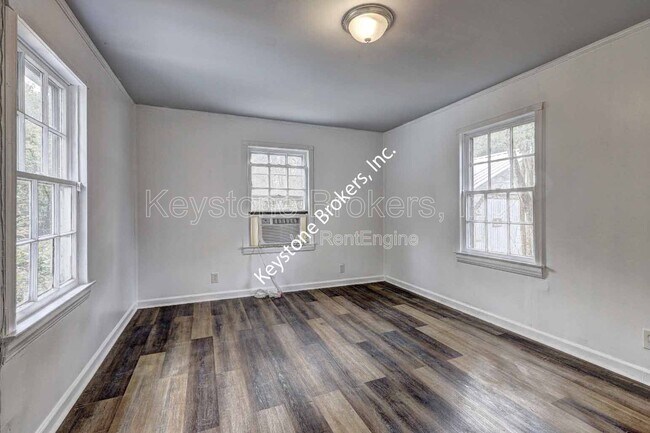 Building Photo - 1212 Hartley St