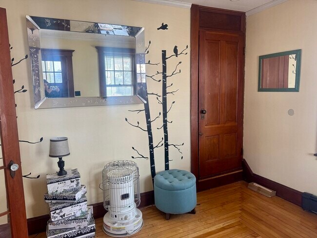 Building Photo - 52 Hussey St