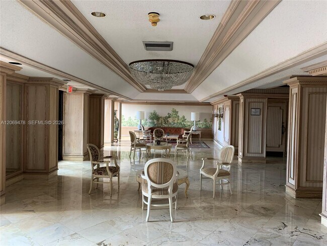 Building Photo - 6039 Collins Ave