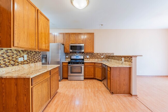 Building Photo - 23 Southwicke Dr