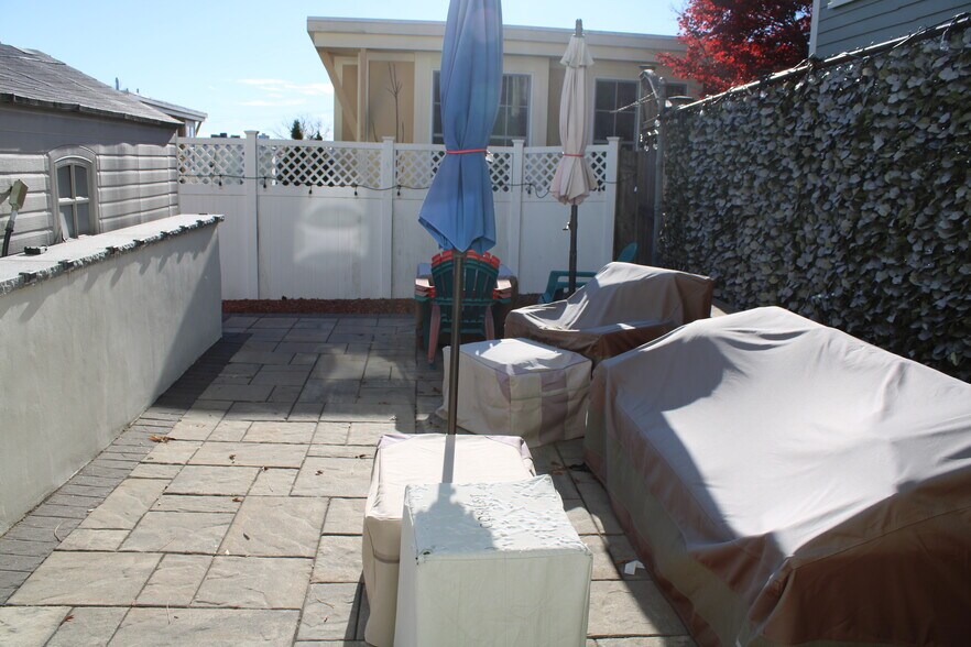 Building Photo - 42 Preston Rd