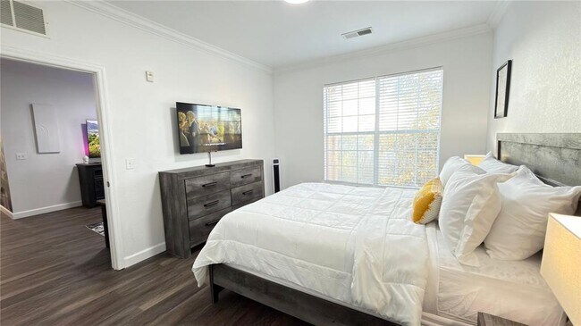 Building Photo - 1301 Tuscan Terrace