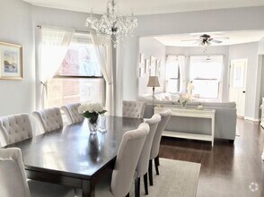 Building Photo - 2 bedroom in Chicago IL 60657