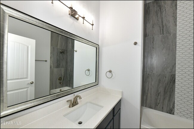 Building Photo - 142 Ruth Trl