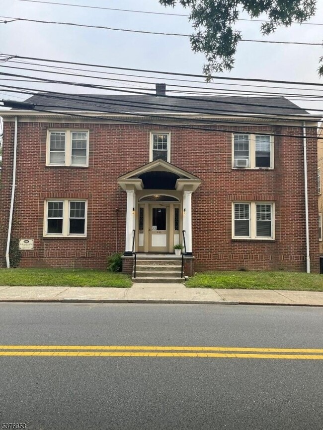 Primary Photo - 446 Wagaraw Rd