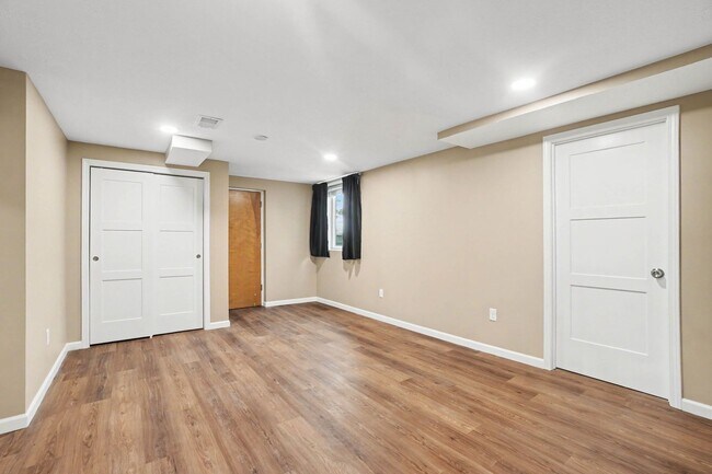 Building Photo - 6767 Military Ave