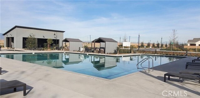 Building Photo - 2679 E Penelope Ln