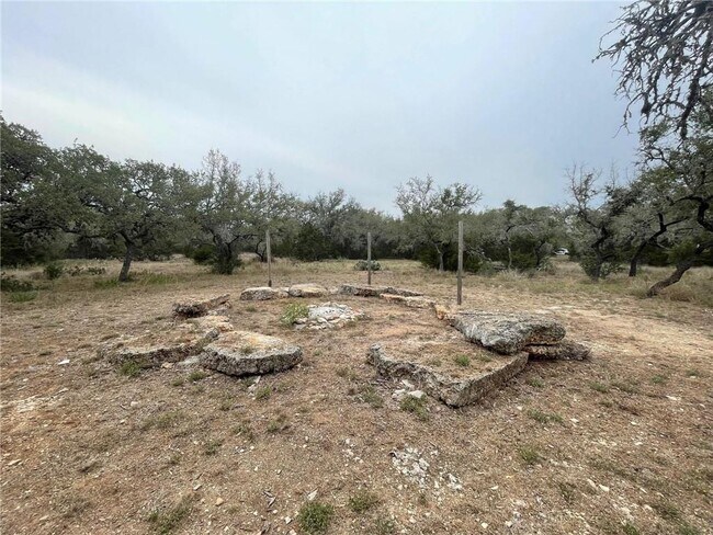 Building Photo - 210 Oak Springs Dr