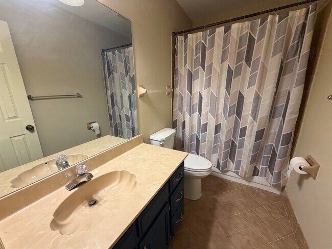 Building Photo - 956 Rolling Oaks Ln