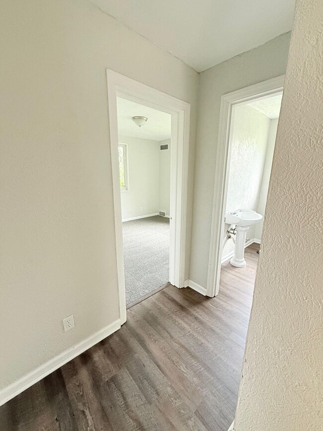 Building Photo - Spacious 3BD/1BA Single Family Home in Pen...