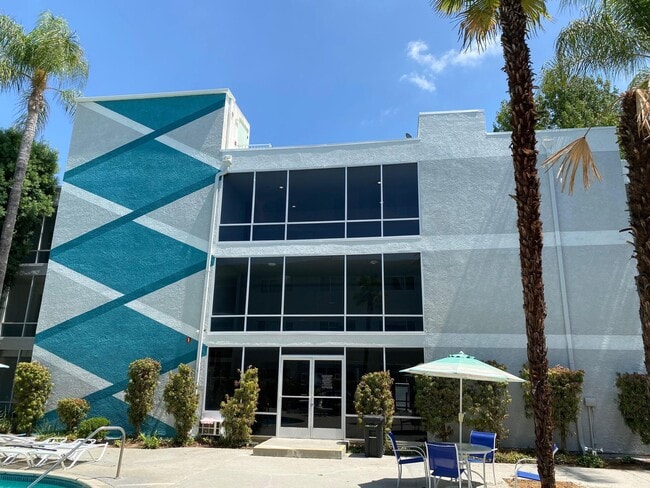 Building Photo - Mila Sherman Oaks