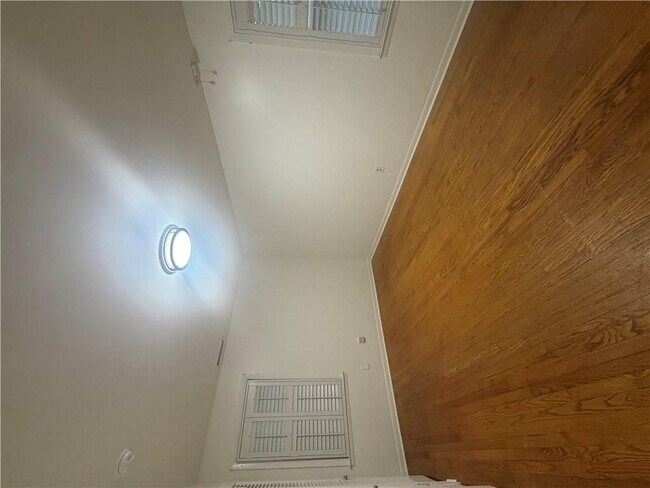 Building Photo - 981 Woodward Park Dr