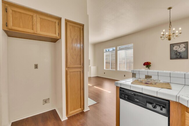 Building Photo - 8566 Aspen Brook Way