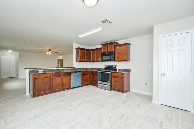Building Photo - 17119 Hawks Landing Dr