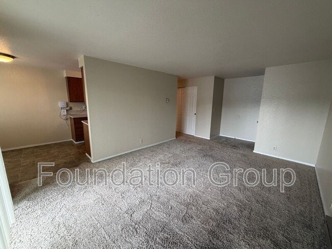 Building Photo - 938 N 100th St