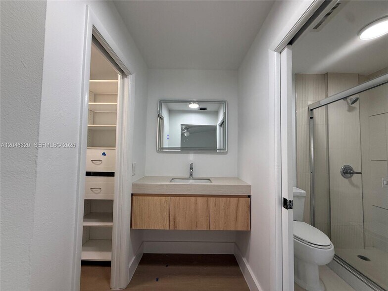 Building Photo - 3873 Alcantara Ave