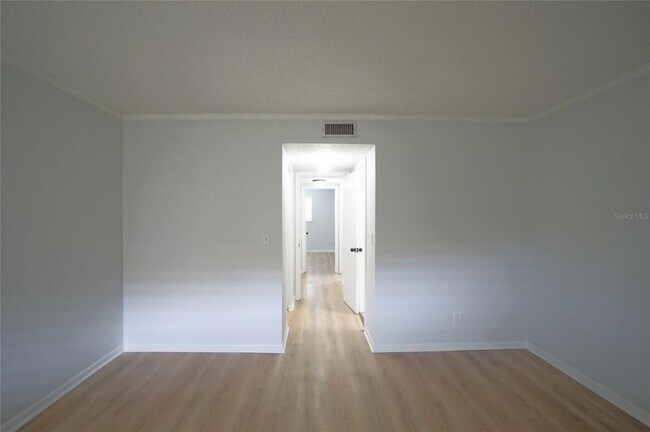 Building Photo - 6338 Newtown Cir