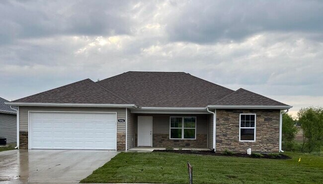 Primary Photo - 5556 Sweetgum Cir