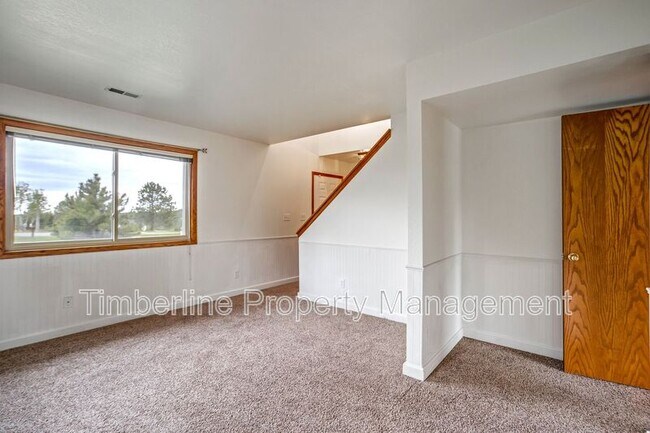 Building Photo - 17960 Bakers Farm Rd