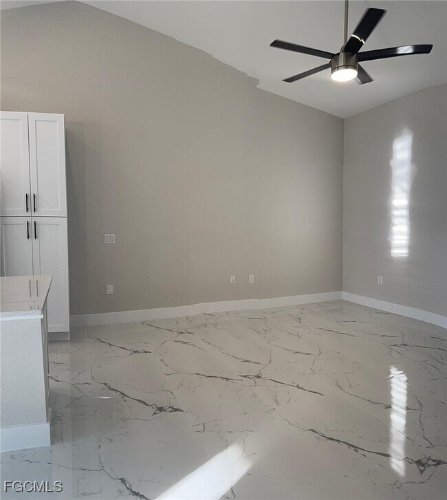 Building Photo - 1578 Gretchen Ave S