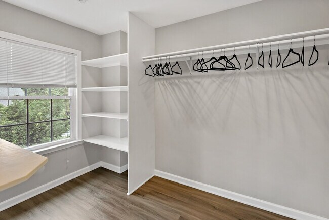 Building Photo - 2021 Washington Blvd