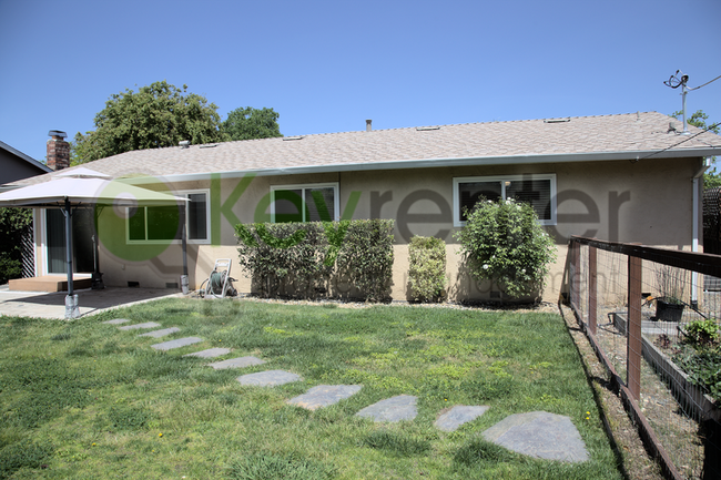 Building Photo - 9024 Alderson Ave