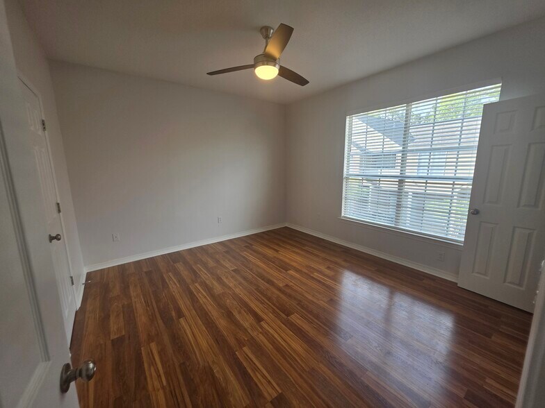 Building Photo - 503 Spartan Dr