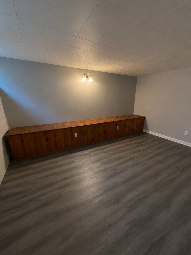 Building Photo - 3527 Parklawn Ave