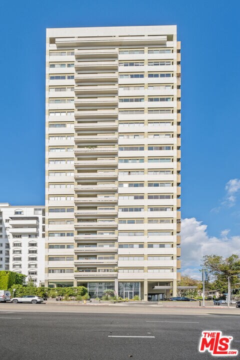 Building Photo - 10701 Wilshire Blvd
