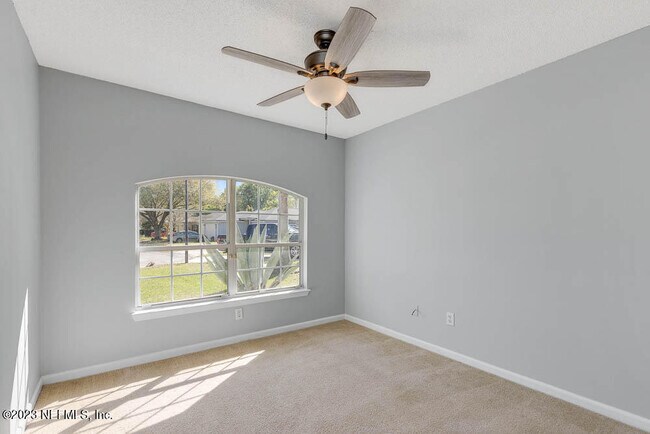 Building Photo - 3811 Autumn Leaf Ct