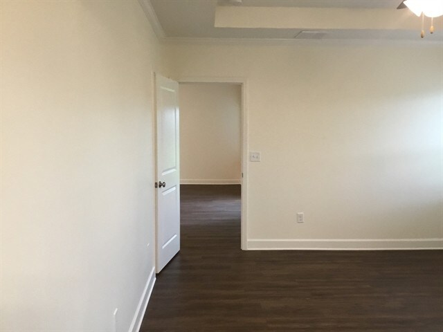 Building Photo - 970 Sunny Stroll Dr