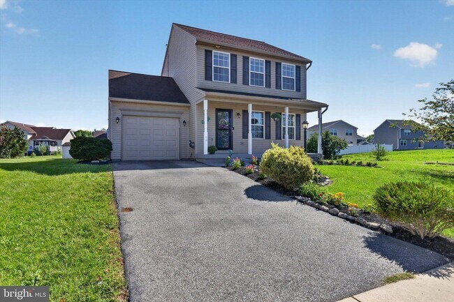 Building Photo - 48 Sussex Dr