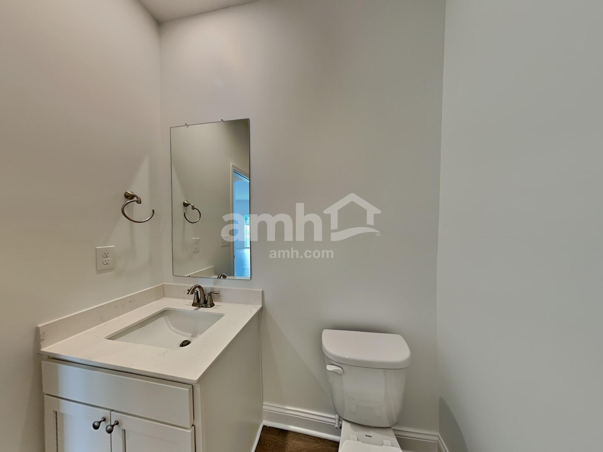 Building Photo - 9139 Henley Ave