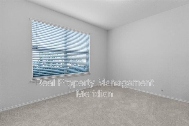 Building Photo - 1704 Little Deer Ln