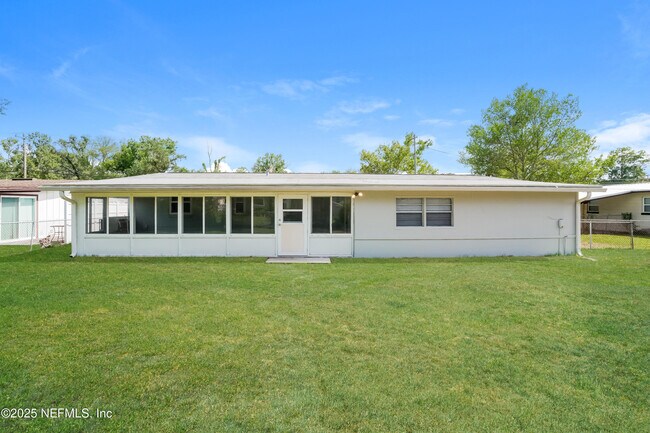 Building Photo - 329 Gano Ave