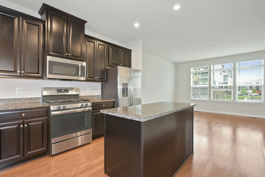 Building Photo - 43501 Apple Orchard Sq