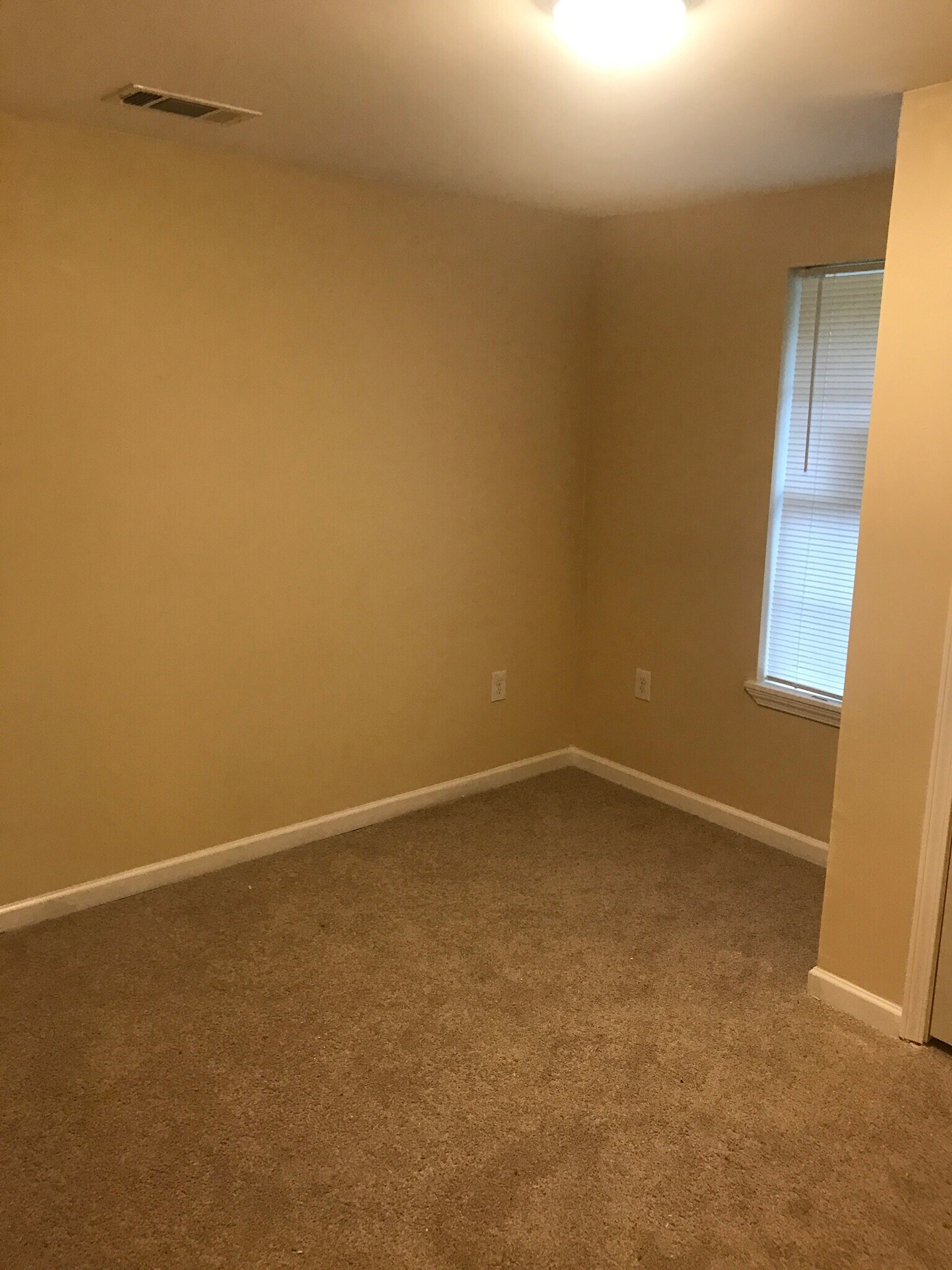 Building Photo - 1654 Columbus Dunn Dr