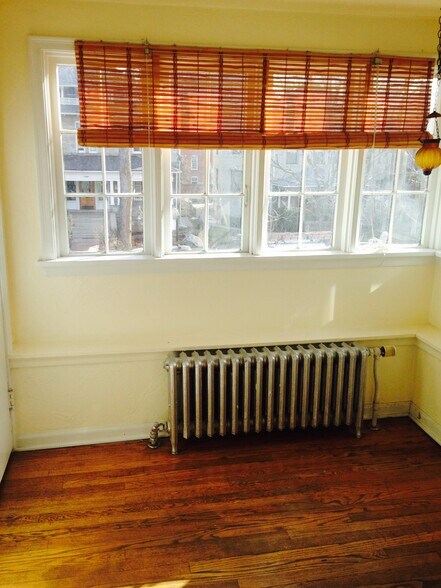 Building Photo - 1427 N Franklin St